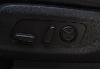 Подержанный автомобиль Kia Carnival 2021 года (23 фото)