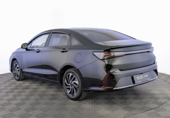 Подержанный автомобиль BAIC U5 Plus 2023 года (7 фото)