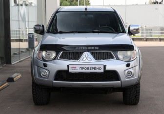 Подержанный автомобиль Mitsubishi L200 2012 года (2 фото)