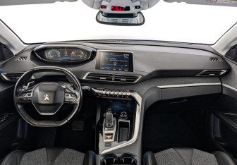 Подержанный автомобиль Peugeot 5008 Suv 2018 года (14 фото)