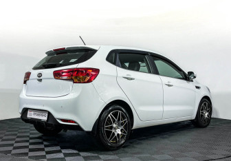 Подержанный автомобиль Kia Rio Hatchback 2016 года (5 фото)