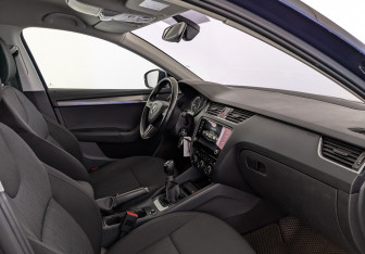 Подержанный автомобиль Skoda Octavia Liftback 2017 года (13 фото)