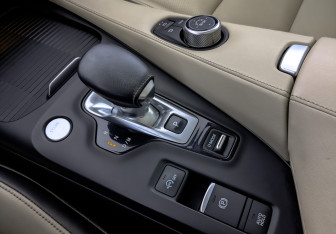 Подержанный автомобиль Infiniti QX50 2021 года (29 фото)