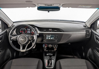 Подержанный автомобиль Kia Rio Hatchback 2021 года (14 фото)