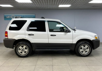 Подержанный автомобиль Ford Escape 2005 года (4 фото)