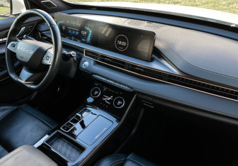 Подержанный автомобиль Exeed LX 2024 года (9 фото)