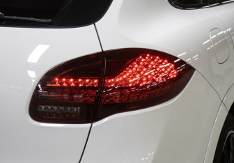 Подержанный автомобиль Porsche Cayenne 2014 года (27 фото)