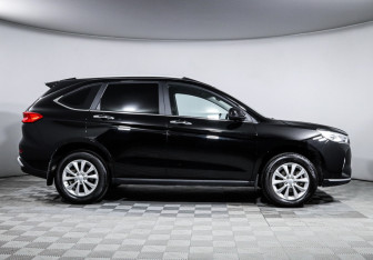 Подержанный автомобиль Haval M6 2023 года (4 фото)