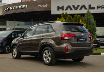 Подержанный автомобиль Kia Sorento 2013 года (5 фото)