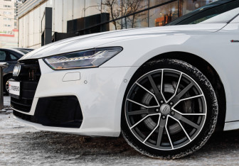 Подержанный автомобиль Audi A7 2018 года (34 фото)