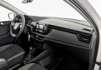 Подержанный автомобиль Skoda Rapid Liftback 2021 года (11 фото)