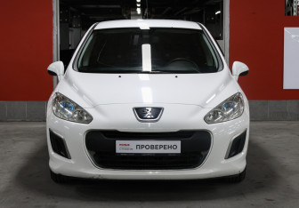 Подержанный автомобиль Peugeot 308 Hatchback 2011 года (2 фото)