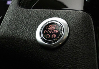 Подержанный автомобиль Ford S-MAX 2013 года (11 фото)