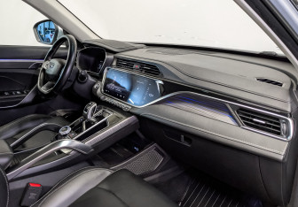 Подержанный автомобиль Geely Atlas Pro 2023 года (10 фото)