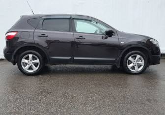 Подержанный автомобиль Nissan Qashqai 2012 года (4 фото)