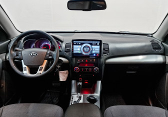 Подержанный автомобиль Kia Sorento 2011 года (14 фото)