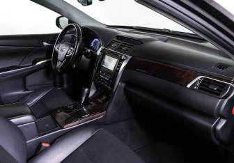 Подержанный автомобиль Toyota Camry Sedan 2015 года (11 фото)