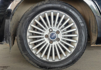 Подержанный автомобиль Ford Mondeo Sedan 2009 года (19 фото)