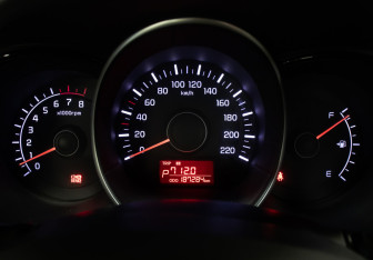 Подержанный автомобиль Kia Rio Hatchback 2014 года (13 фото)