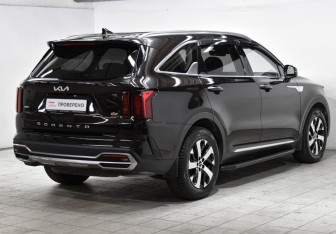 Подержанный автомобиль Kia Sorento 2023 года (5 фото)