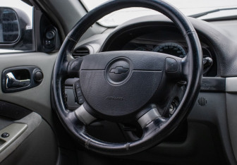 Подержанный автомобиль Chevrolet Lacetti Hatchback 2008 года (15 фото)