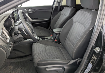 Подержанный автомобиль Kia Ceed Wagon 2020 года (20 фото)