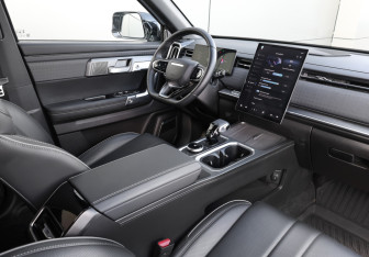 Подержанный автомобиль Jaecoo J7 2025 года (10 фото)
