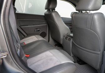 Подержанный автомобиль Jeep Grand Cherokee 2007 года (12 фото)
