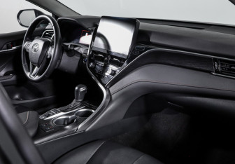 Подержанный автомобиль Toyota Camry Sedan 2023 года (9 фото)