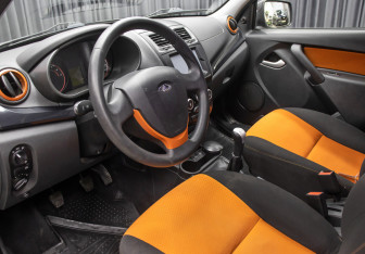 Подержанный автомобиль LADA (ВАЗ) Kalina Wagon 2015 года (16 фото)