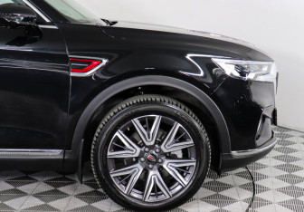 Подержанный автомобиль Hongqi HS5 2024 года (9 фото)