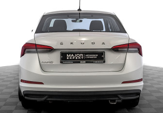 Подержанный автомобиль Skoda Rapid Liftback 2021 года (6 фото)