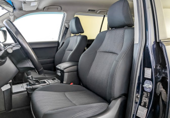 Подержанный автомобиль Toyota Land Cruiser Prado 2021 года (21 фото)