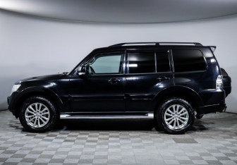 Подержанный автомобиль Mitsubishi Pajero 2012 года (8 фото)