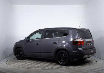 Подержанный автомобиль Chevrolet Orlando 2013 года (7 фото)