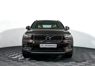 Подержанный автомобиль Volvo XC40 2019 года (2 фото)