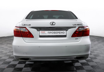 Подержанный автомобиль Lexus LS 2012 года (6 фото)