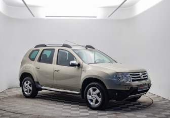 Подержанный автомобиль Renault Duster 2012 года (3 фото)