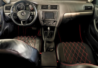 Подержанный автомобиль Volkswagen Jetta Sedan 2015 года (9 фото)