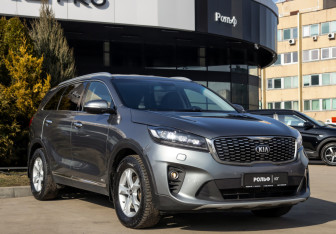 Подержанный автомобиль Kia Sorento 2018 года (2 фото)