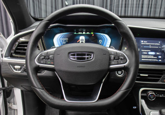 Подержанный автомобиль Geely Tugella 2023 года (17 фото)