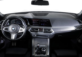 Подержанный автомобиль BMW X5 2019 года (13 фото)