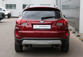 Подержанный автомобиль FAW Besturn X80 2017 года (6 фото)
