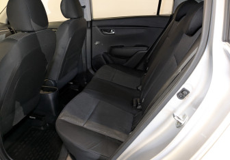 Подержанный автомобиль Kia Rio Hatchback 2021 года (11 фото)