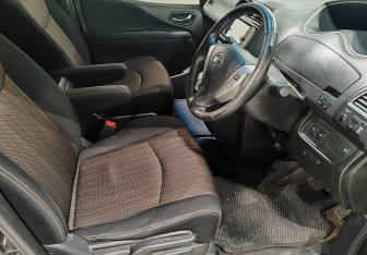 Подержанный автомобиль Nissan Serena Minivan 2014 года (9 фото)