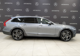 Подержанный автомобиль Volvo V90 Cross Country 2019 года (4 фото)