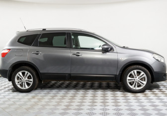 Подержанный автомобиль Nissan Qashqai+2 2012 года (4 фото)