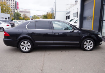 Подержанный автомобиль Skoda Superb Liftback 2013 года (4 фото)