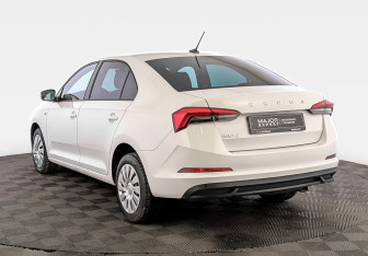 Подержанный автомобиль Skoda Rapid Liftback 2022 года (7 фото)