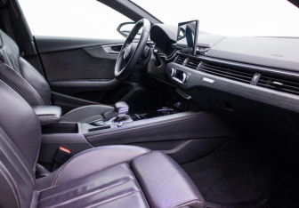 Подержанный автомобиль Audi A5 Liftback 2022 года (9 фото)